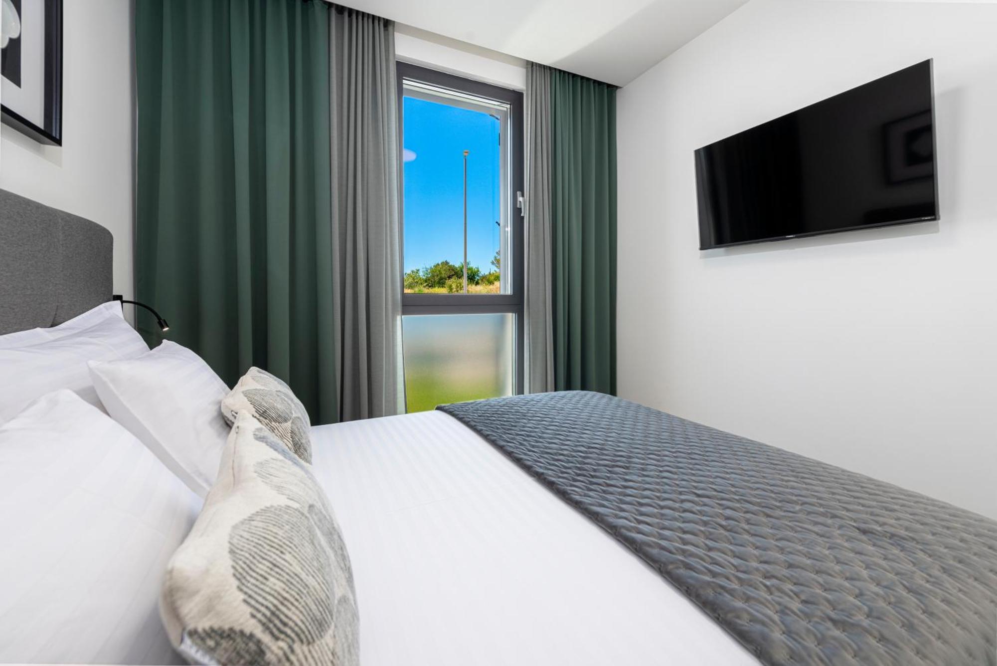 Sunny Rock Apartment